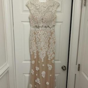 Size 6 Beige/White/Flesh-Tone Formal Dress